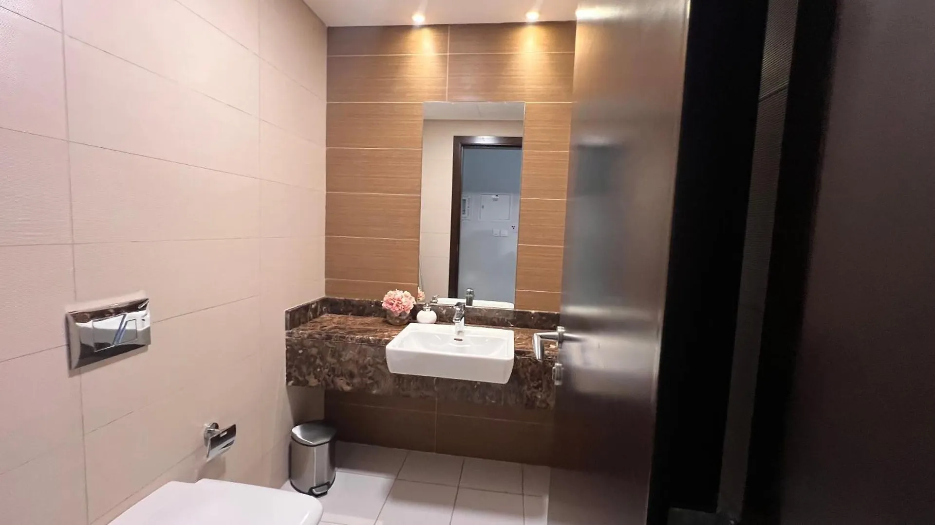 Elegant 1 Bedroom At Sparkle Tower Dubai Marina 0*,